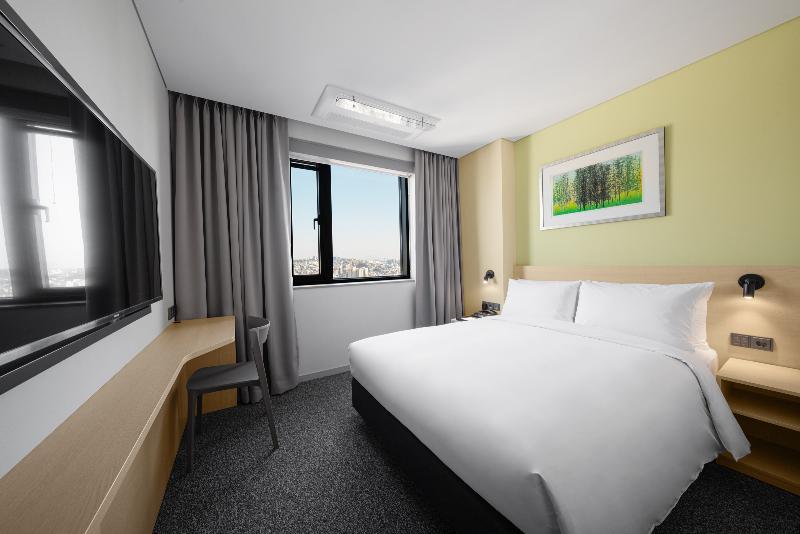 Nine Tree By Parnas Dongdaemun 4*